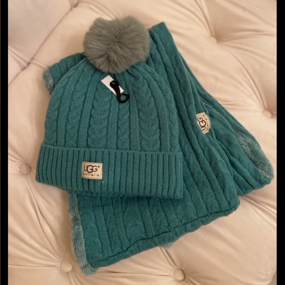 - UGG Sweather Weather Turquoise Fleece  pom pom hat infinity scarf set NWT